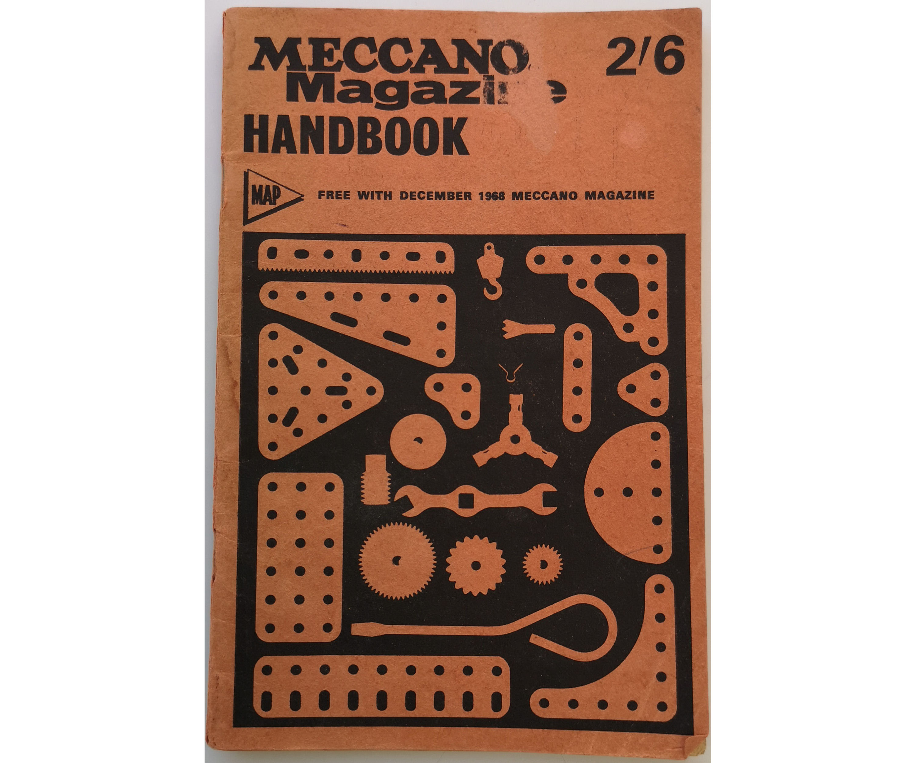LOT 0188 - MECCANO MAGAZINE HANDBOOK