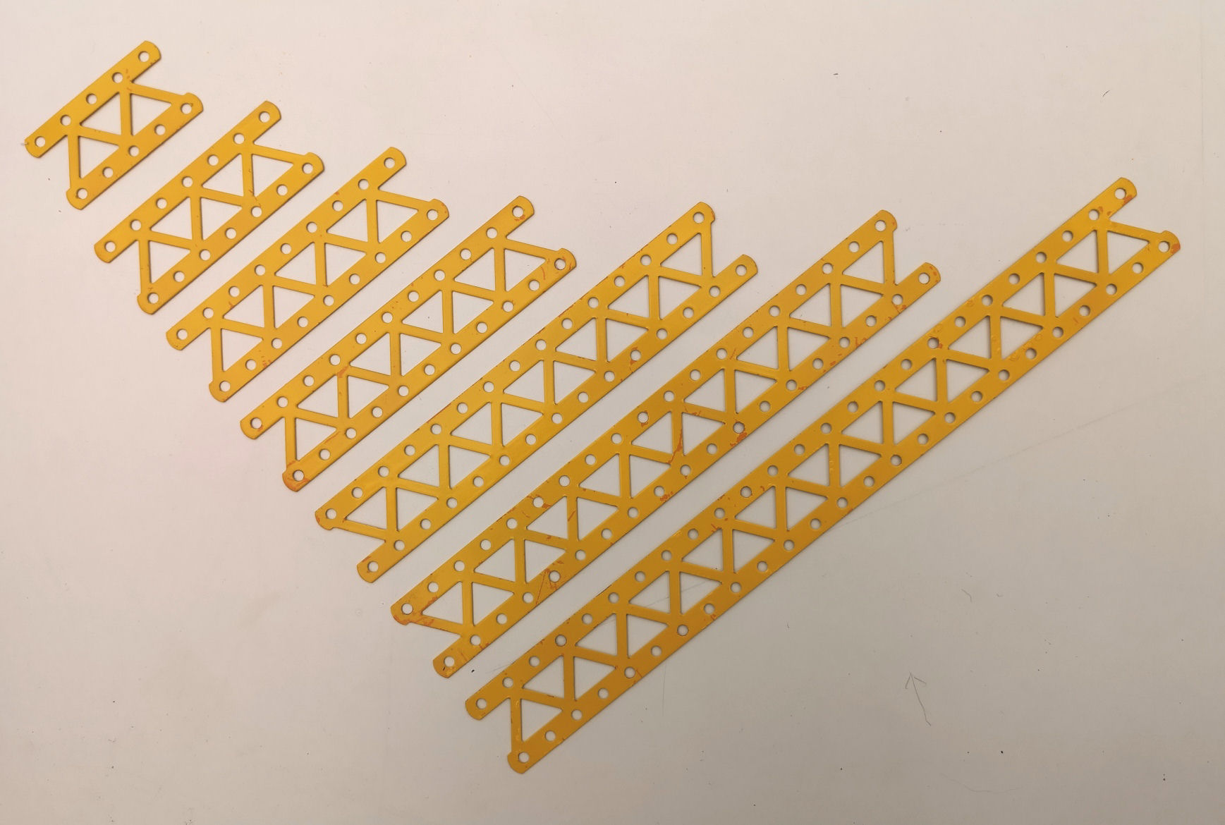 Meccano Part 99a Double Braced Girder 19 Hole Closed Ends Red 
